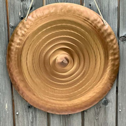 Handgefertigter goldener Edelstahl Gong von Black Steel Handpan.